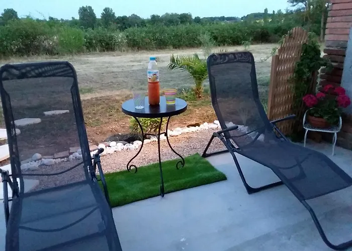 Hébergement de vacances Charmante Dépendance En Campagne