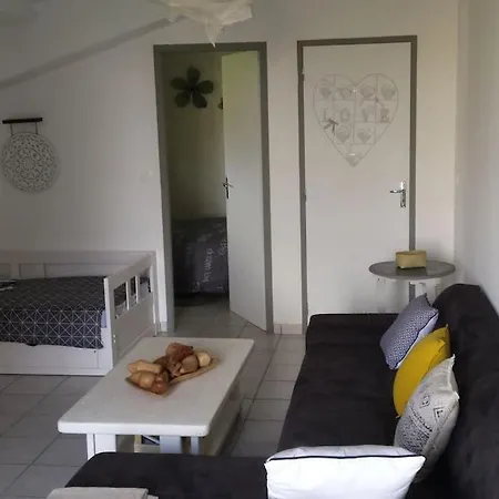 Charmante Dependance En Campagne Samatan